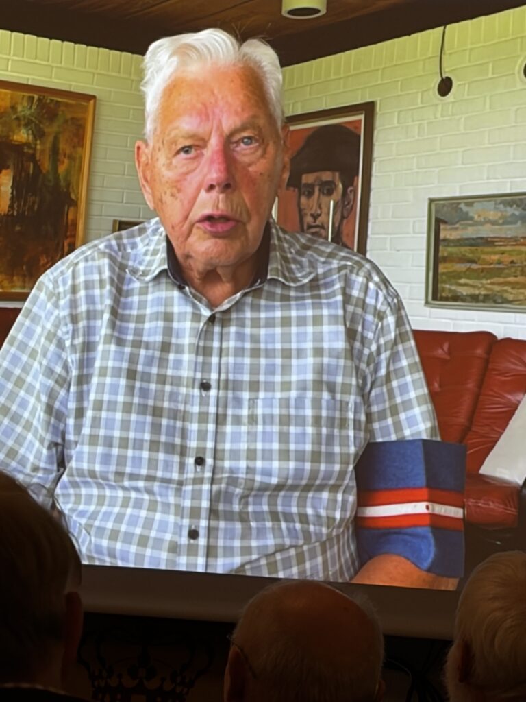 Foredrag med Jean Seeberg, på billedet Børge som har rundet 100 år og spm har deltaget i forskellige aktioner mod tyskerne